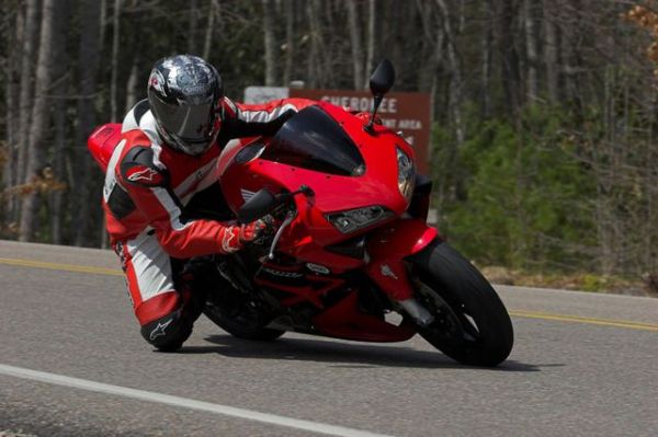 crotchrocketracingimg_3206_01.jpg