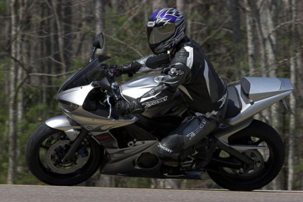 crotchrocketracingimg_3212_01.jpg