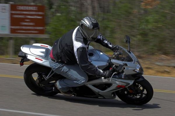 crotchrocketracingimg_3235_01.jpg