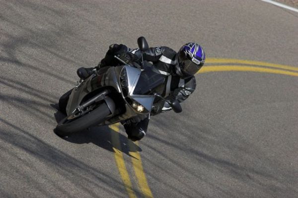 crotchrocketracingimg_3275_01.jpg