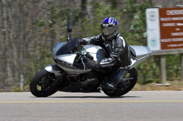 crotchrocketracingimg_4387_01.jpg