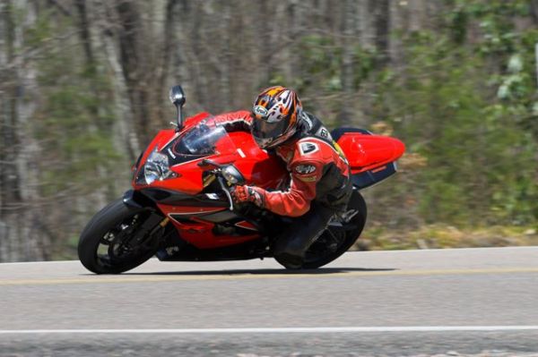 crotchrocketracingimg_4471_01.jpg