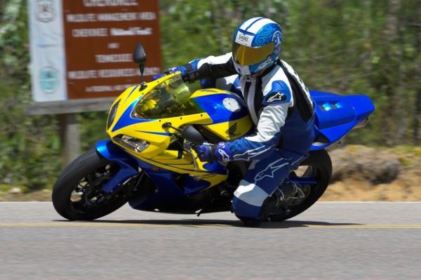 crotchrocketracingimg_4526_01.jpg