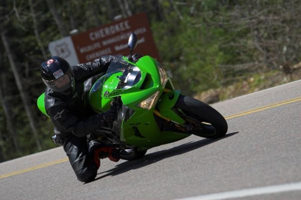 crotchrocketracingimg_5026_01.jpg
